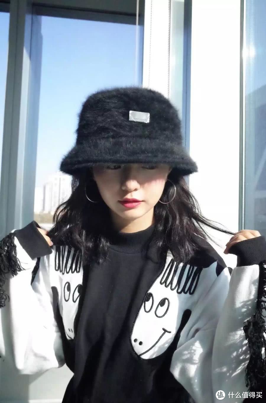 我带身高155的同事来到童装部,结果她逛疯了……